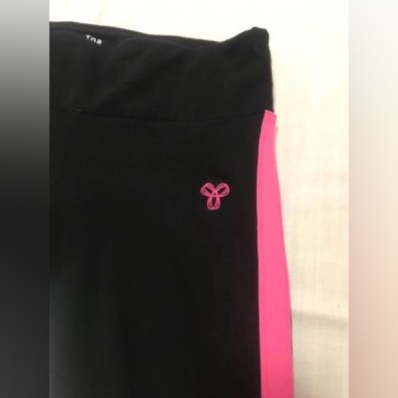Black with neon pink strips TNA Atmosphere leggings size small - Picture 4 of 6